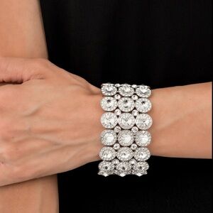 Zi Bracelet Paparazzi Convention Exclusive bracelet “Celebratory Sparkle” NWT